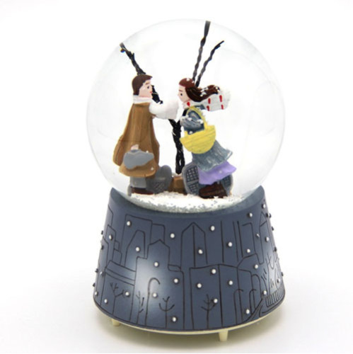 Toptan Orta Boy Kiş Masali Temali Pilli Kar Küresi