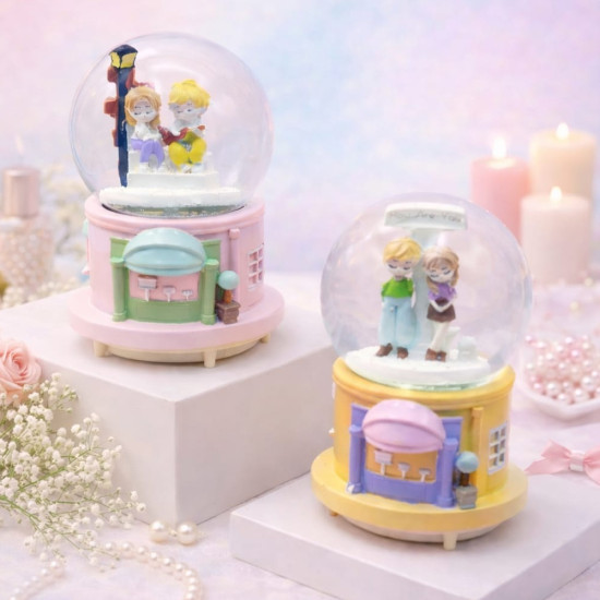 Toptan Büyük Boy Mutlu Aşıklar Tasarımlı Kar Küresi