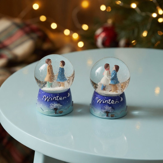Toptan Winter Temalı Sevimli Çiftler Mini Işıklı Kar Küresi Toptan Winter Temalı Sevimli Çiftler Mini Işıklı Kar Küresi